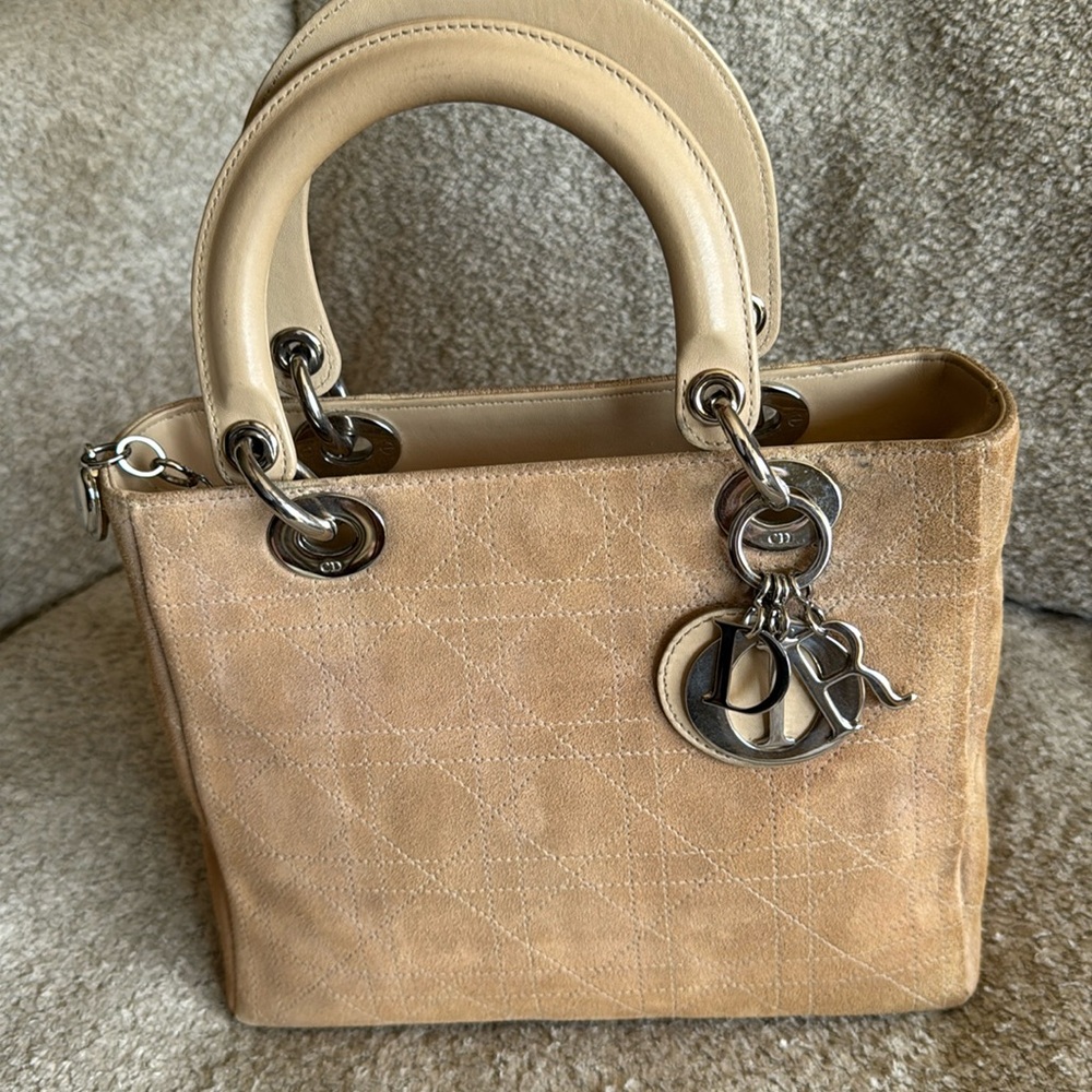 CHRISTIAN DIOR 
Suede Cannage Medium Lady Dior Beige silver hardware